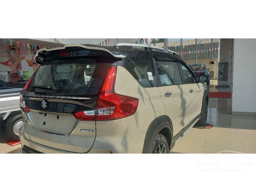 Jual Mobil Suzuki XL7 2025 Alpha Hybrid (Two Tone) 1.5 di Banten Automatic SUV Putih Rp 211.877.669