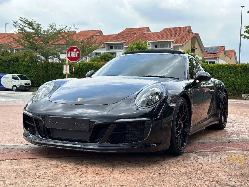 2019 Porsche 911 Carrera GTS Coupe