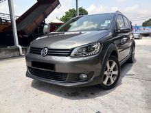 2015 Volkswagen Cross Touran 1.4 1 Owner , full service volkswagen , under warranty 2022