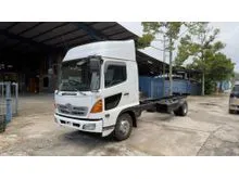 Unregistered Hino 500 FD8 ( Small Cabin ,With Sleeping Bed ) High Roof For Sell