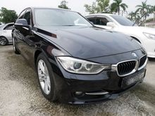 2013 BMW 320i 2.0 Sport Line Sedan -- WELL MAINTAINED --
