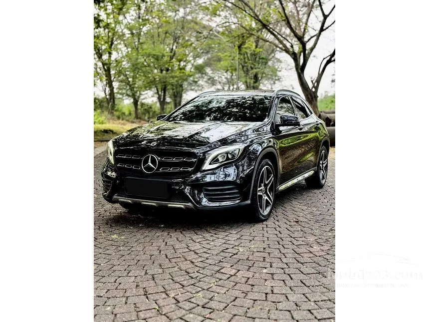 2019 Mercedes-Benz GLA200 AMG Line SUV
