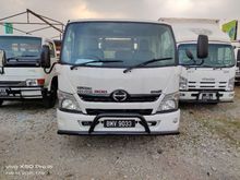 2013 Hino WU710 4.0 20KAKI PANJANG LORRY