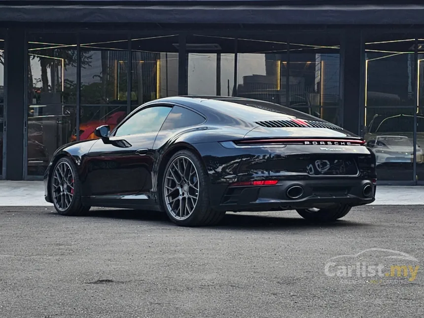 2022 Porsche 911 Carrera S Coupe