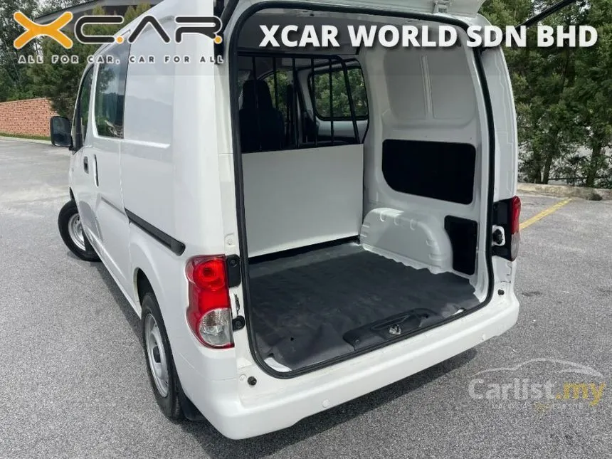 2020 Nissan NV200 Semi Panel Van