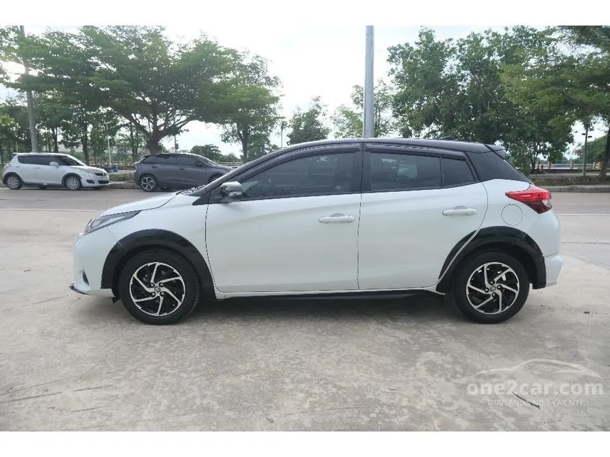2021 Toyota YARIS Sport Premium Hatchback