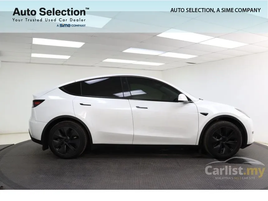 2025 TESLA Model Y Standard Range SUV