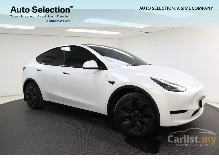 2025 TESLA Model Y Standard Range SUV