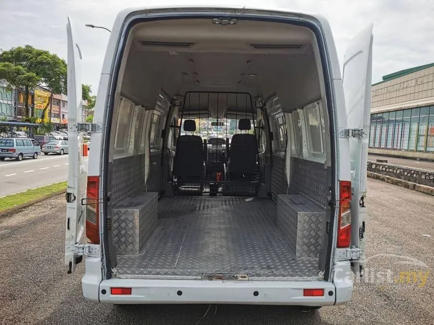 2014 Maxus V80 Window LWB Van