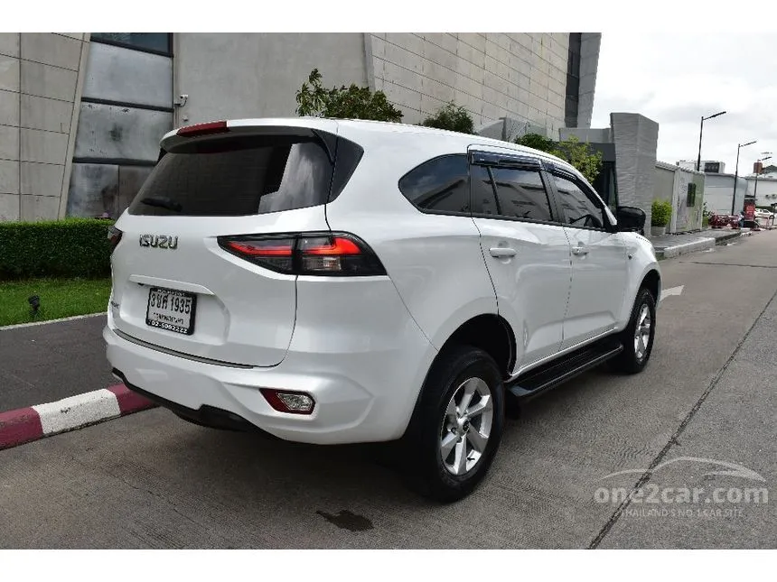 2023 Isuzu MU-X Active SUV