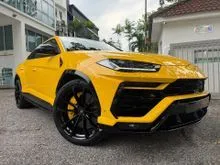 ATOMIC YELLOW PRE OWNED 2022/2025 LAMBORGHINI URUS 4.0 V8 HYPER LUXURY SUV