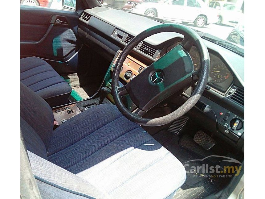 1992 Mercedes-Benz 230E Sedan