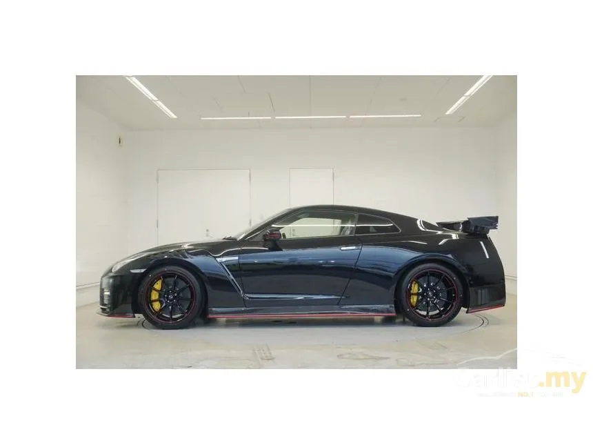2022 Nissan GT-R Coupe
