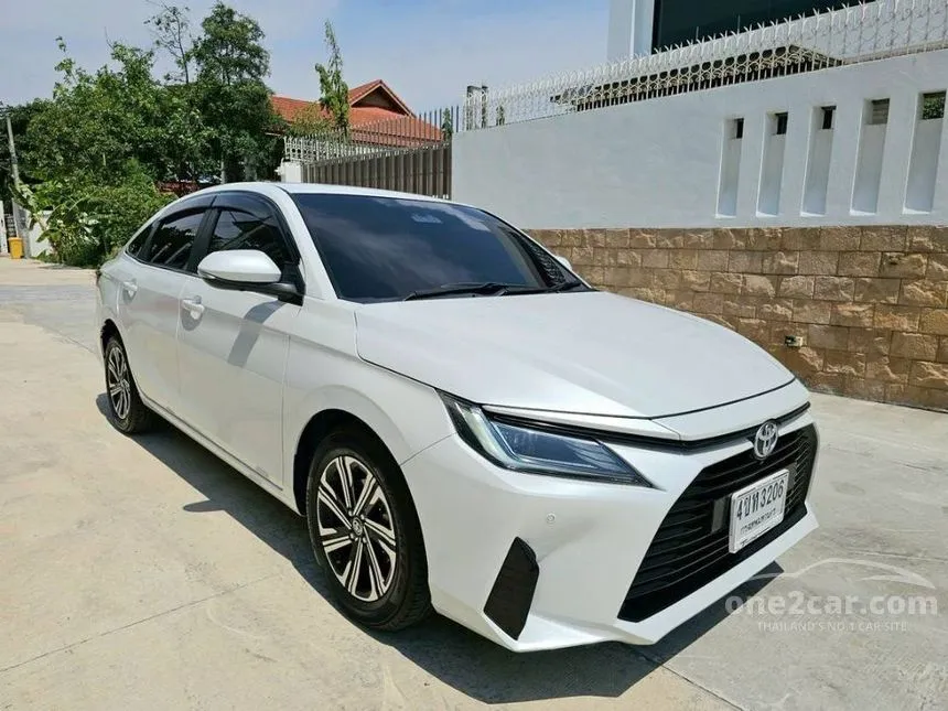 2023 Toyota YARIS Premium Hatchback