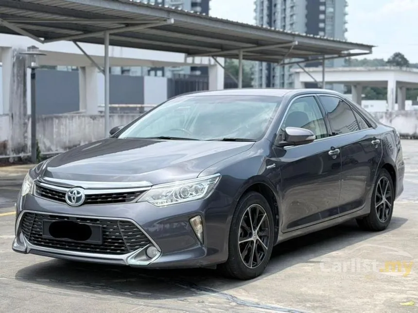 2015 Toyota Camry Hybrid Sedan