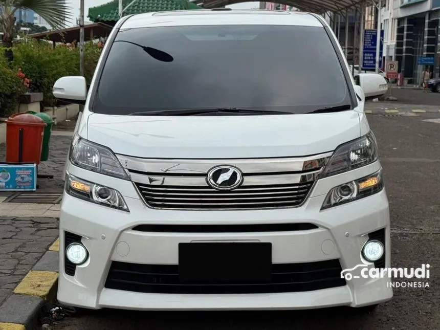 2013 Toyota Vellfire Z MPV