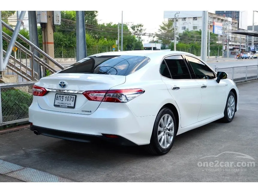 2019 Toyota CAMRY Hybrid Premium Sedan