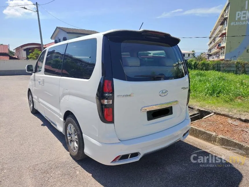 2017 Hyundai Grand Starex Royale MPV
