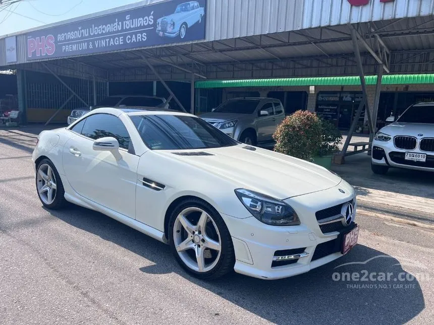 2013 Mercedes-Benz SLK200 AMG Dynamic BlueEFFICIENCY Convertible