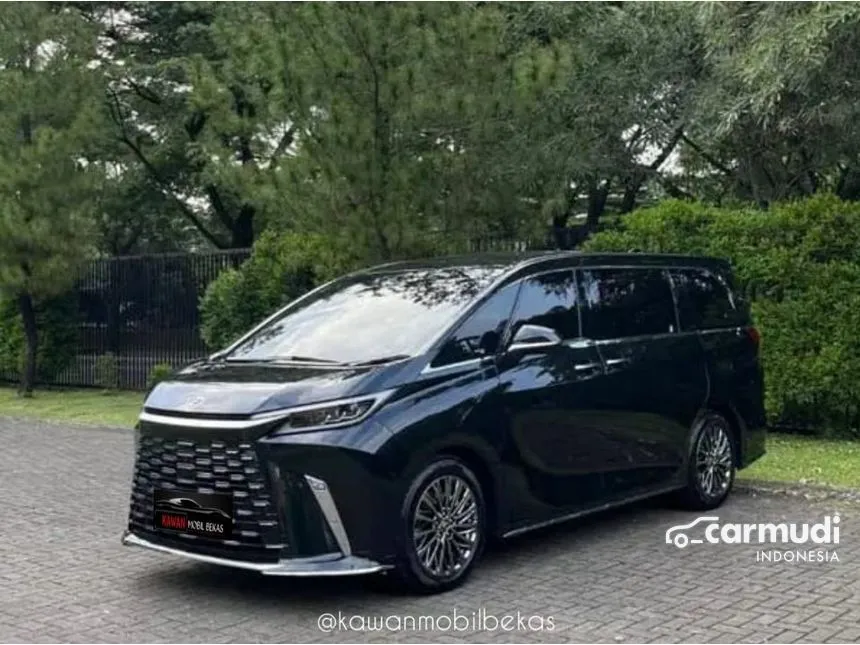2024 Lexus LM 350h 7 Seater MPV
