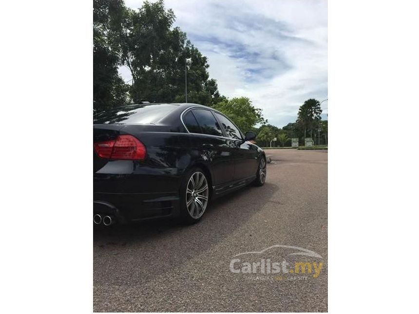 2010 BMW 323i Sedan