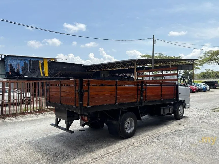1986 Isuzu Elf NKR575 Lorry