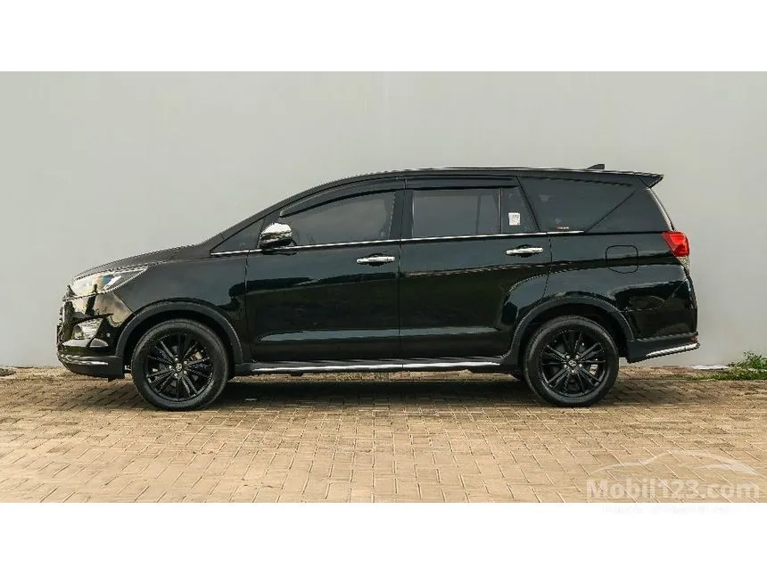 2020 Toyota Kijang Innova Venturer MPV