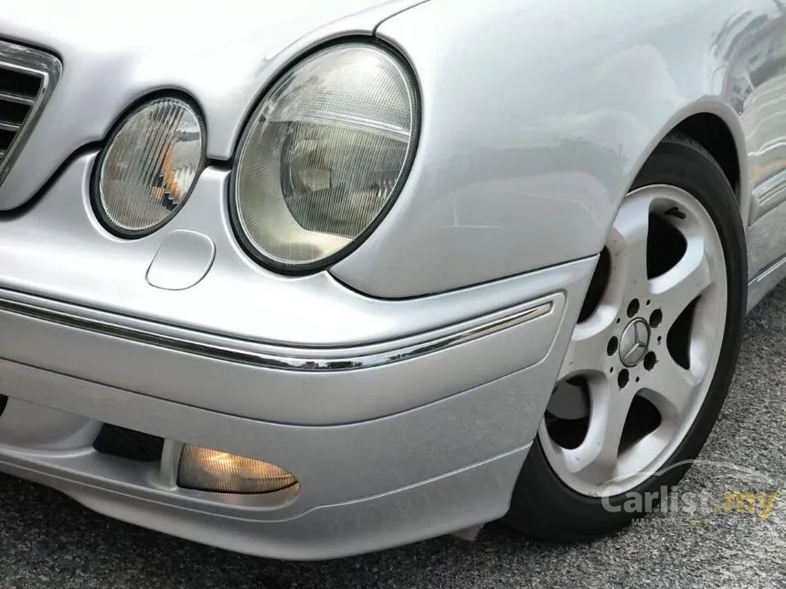 2002 Mercedes-Benz E240 Avantgarde Sedan