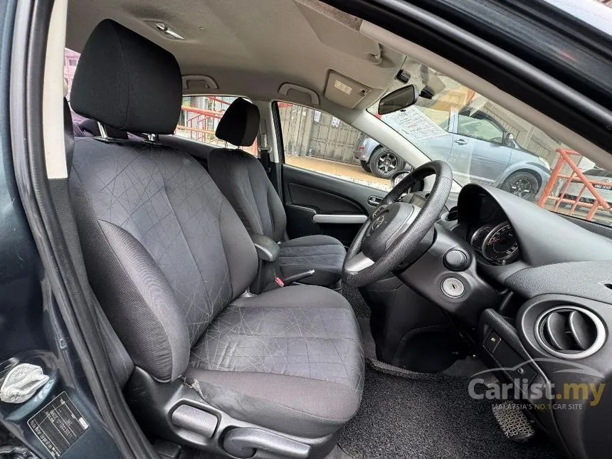 2012 Mazda 2 R Sedan