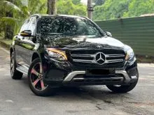 MERCEDES BENZ GLC200 2.0 TURBO SUV 1LADY OWNER TILL NOW LOW MAINTENANCE CAR SUITABLE FOR FIRST CONTI CAR TRYIAL TIPTIP