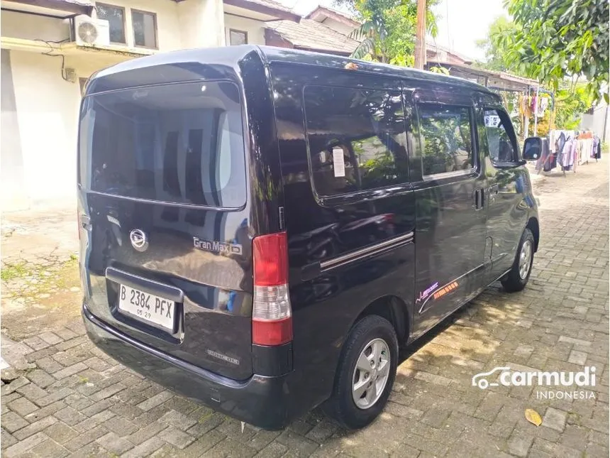 2020 Daihatsu Gran Max Mini Bus D Van
