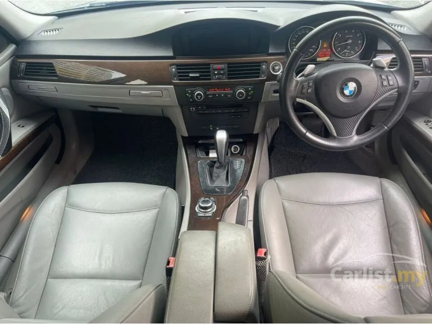 2010 BMW 323i Sedan