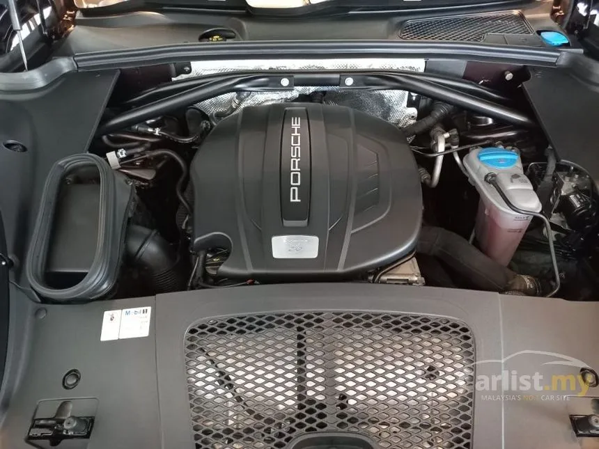 2016 Porsche Macan SUV