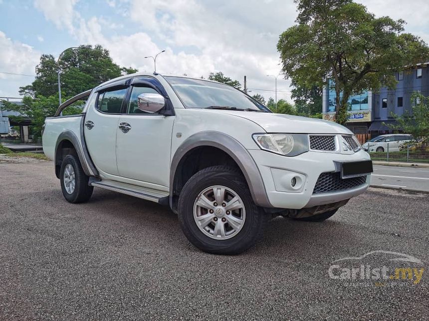 Mitsubishi Triton 2011 Standard 2.5 in Johor Manual Pickup Truck White ...