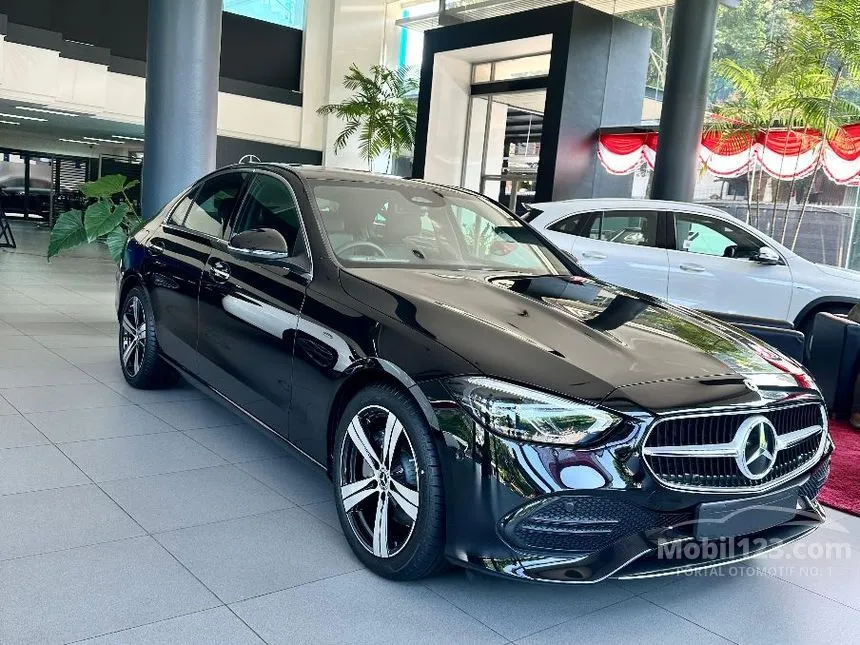 2025 Mercedes-Benz C200 Avantgarde Line Sedan