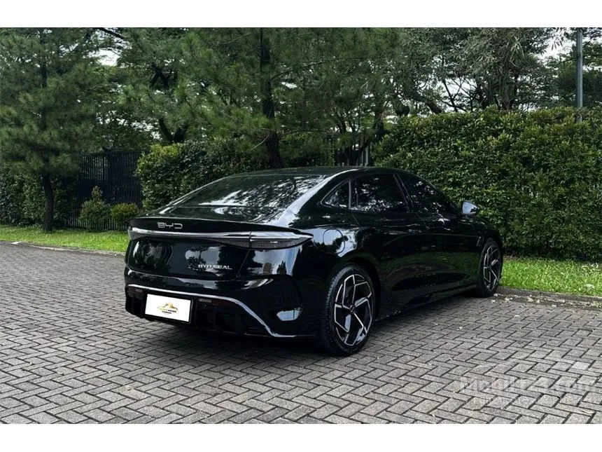 2024 BYD Seal Premium Extended Range Sedan