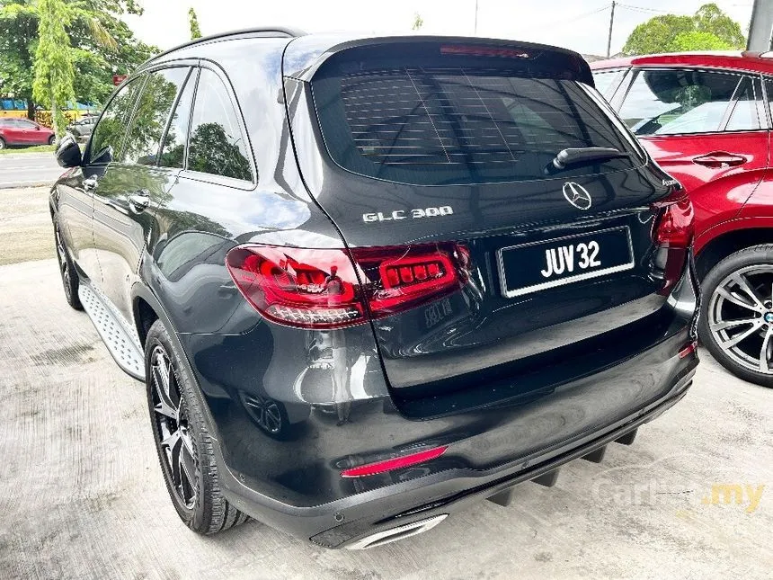 2021 Mercedes-Benz GLC300 4MATIC AMG Line SUV