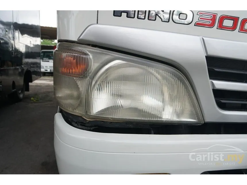 2010 Hino WU410R Lorry