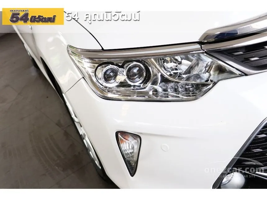 2015 Toyota Camry Hybrid Sedan
