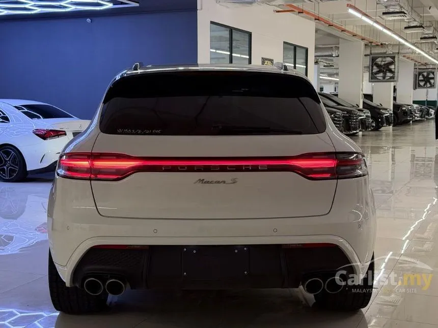 2021 Porsche Macan Turbo SUV