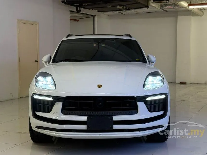 2021 Porsche Macan Turbo SUV