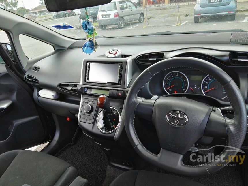 2010 Toyota Wish X MPV