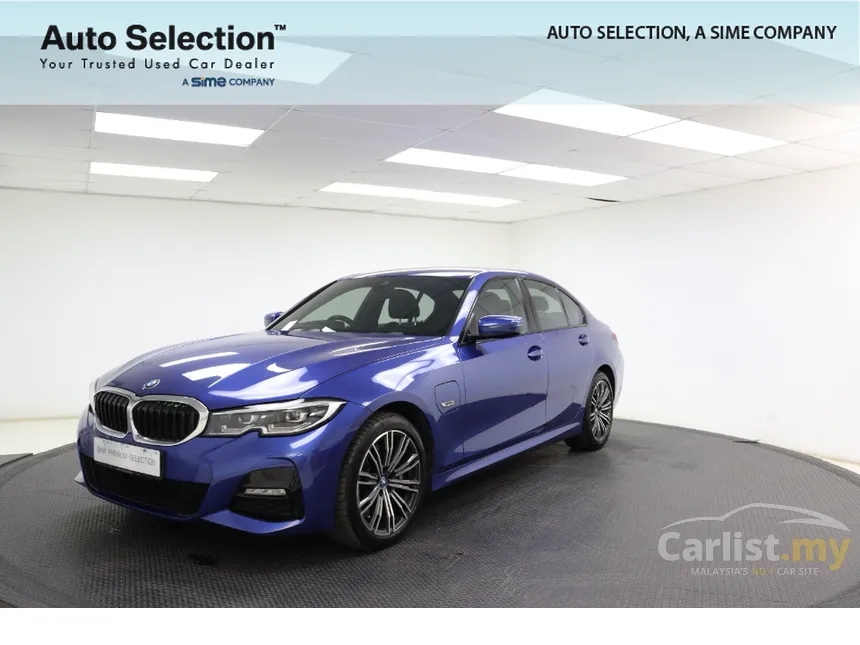 2022 BMW 330e M Sport Sedan