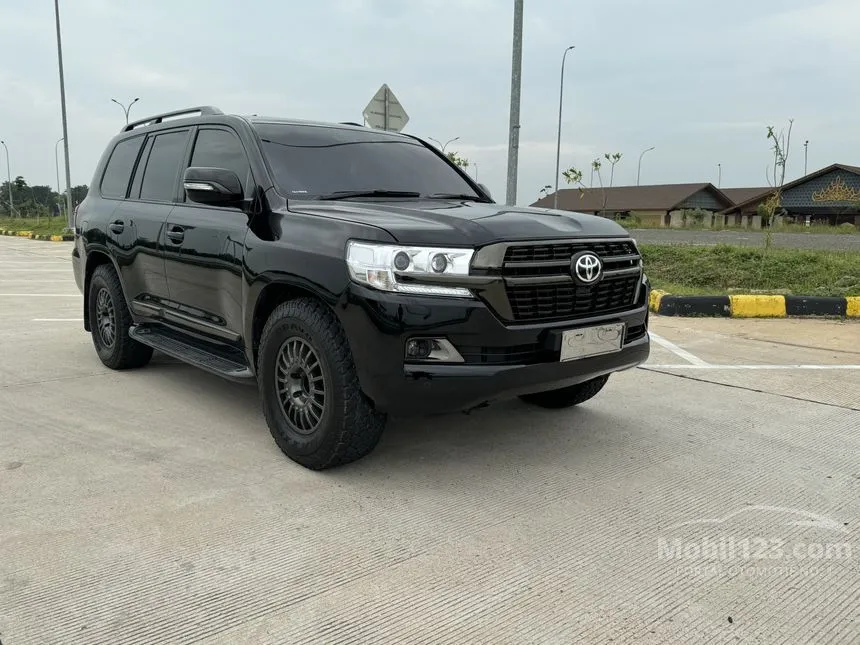 Jual Mobil Toyota Land Cruiser 2011 Full Spec E 4.5 di Lampung Automatic SUV Hitam Rp 1.130.000.000