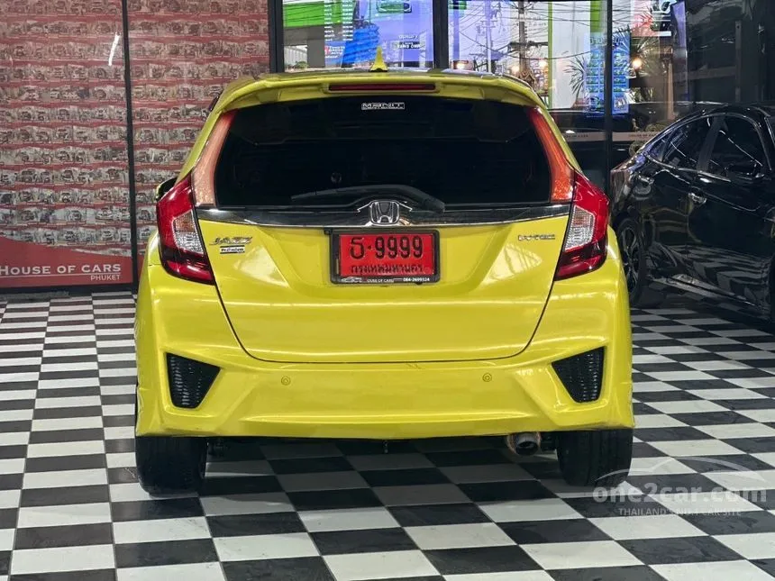 2015 Honda JAZZ SV Hatchback