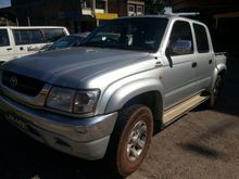 2004 Toyota Hilux 2.5 SR Turbo Pickup Truck