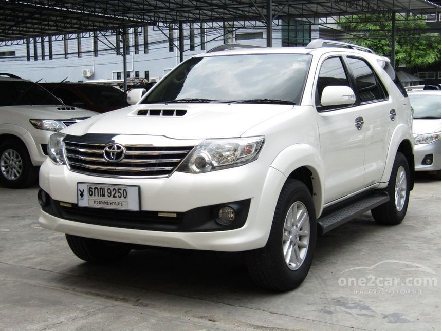 Toyota fortuner 2012