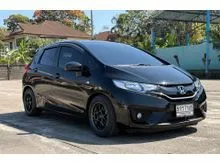 2016 Honda JAZZ 1.5 (ปี 14-22) V+ Hatchback