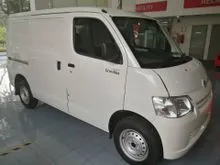 New Daihatsu Gran Max MT Window Van Seaters