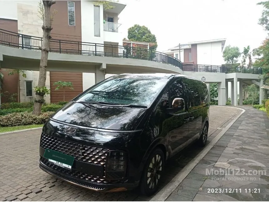 Jual Mobil Hyundai Staria 2023 Lombardi 2.2 di DKI Jakarta Automatic Wagon Hitam Rp 1.380.000.000